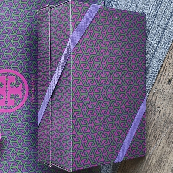 TORY BURCH Shoe and Gift Bag SET - Picture 3 of 12